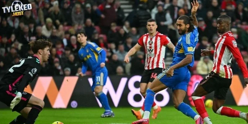 Sunderland chạm trán Leeds United tại vòng 8